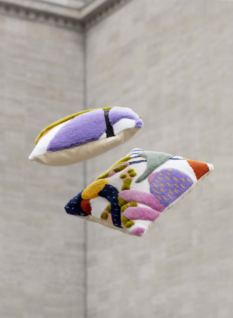 Arrangement Pillow 16, Sample